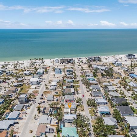 140 Barefoot Bungalow: 4Br/2Ba W/ Heated Pool! Fort Myers Beach Bagian luar foto