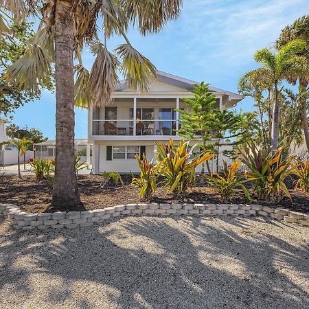 140 Barefoot Bungalow: 4Br/2Ba W/ Heated Pool! Fort Myers Beach Bagian luar foto