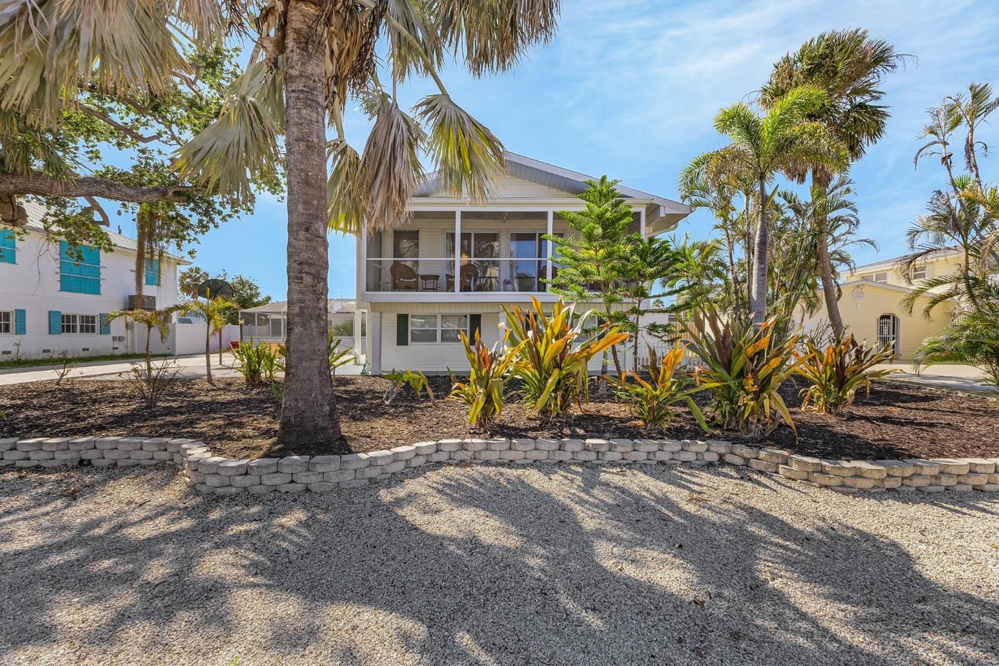 140 Barefoot Bungalow: 4Br/2Ba W/ Heated Pool! Fort Myers Beach Bagian luar foto