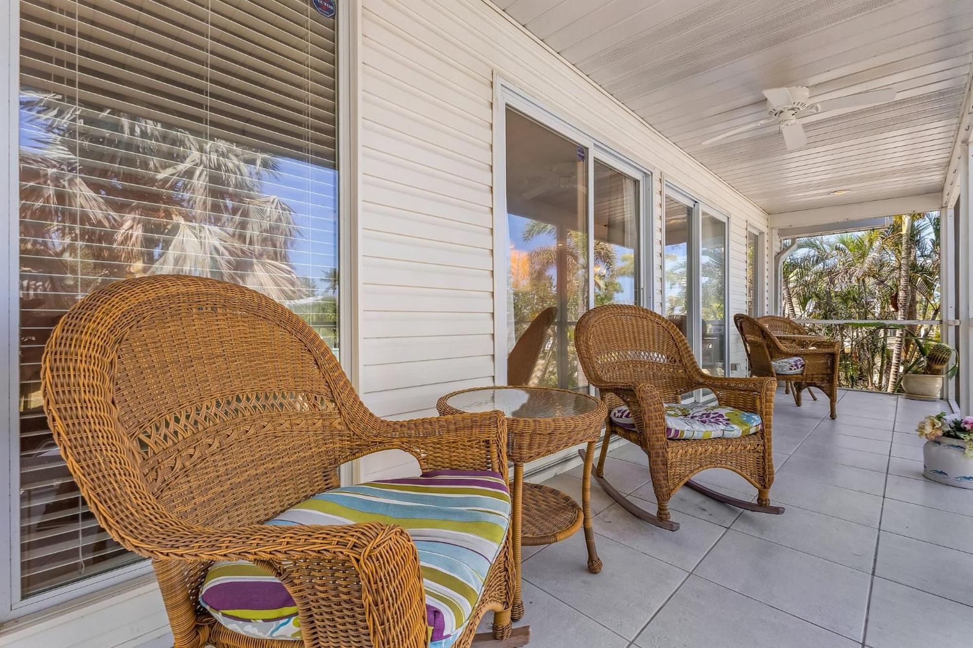 140 Barefoot Bungalow: 4Br/2Ba W/ Heated Pool! Fort Myers Beach Bagian luar foto